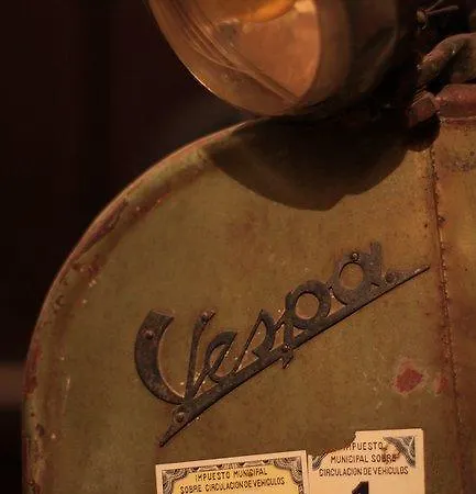 Can Vespa 公寓 *